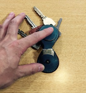 ニューキーホルダーには隠しポケットが！